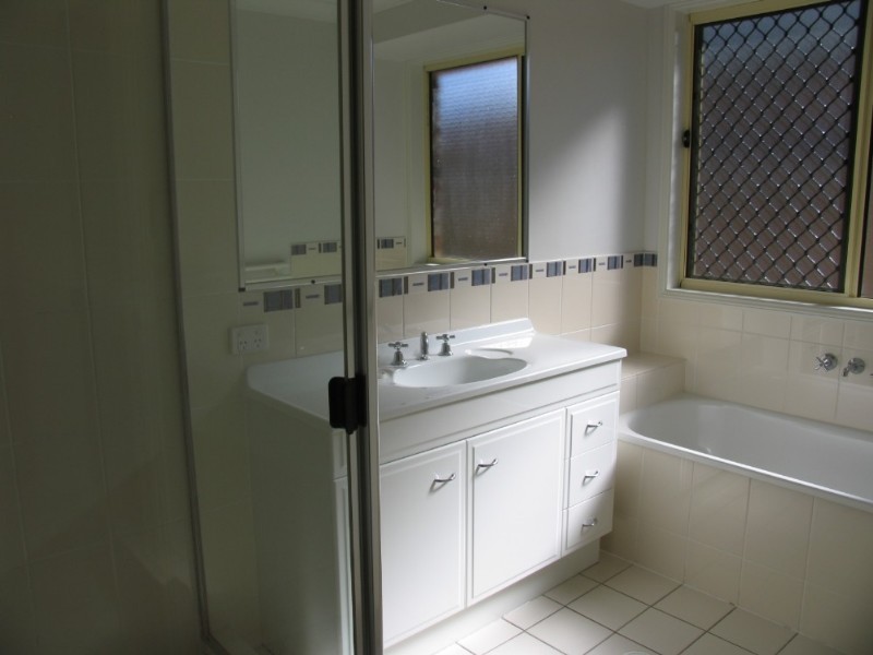 18 Forest View, Springfield QLD 4300