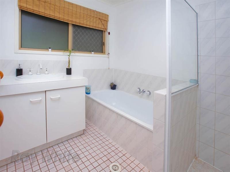 4 Gardenia Court, Camira QLD 4300