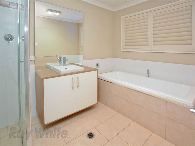 1 Riverine Drive, Springfield Lakes QLD 4300