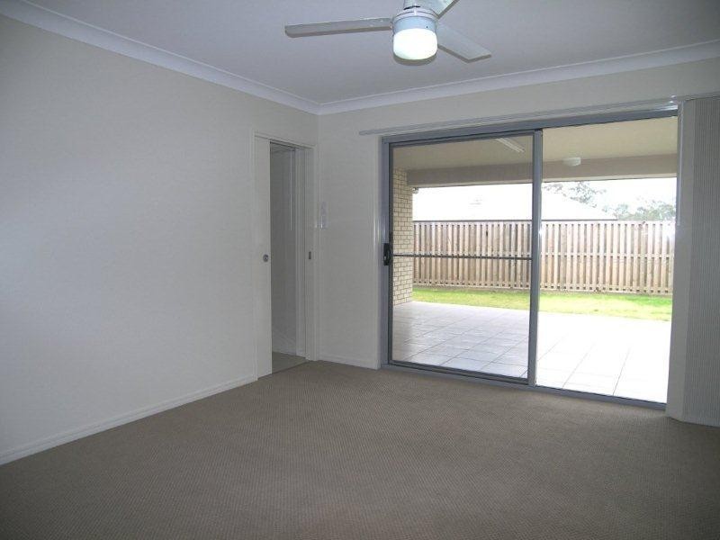 5 Maria Place, Augustine Heights QLD 4300