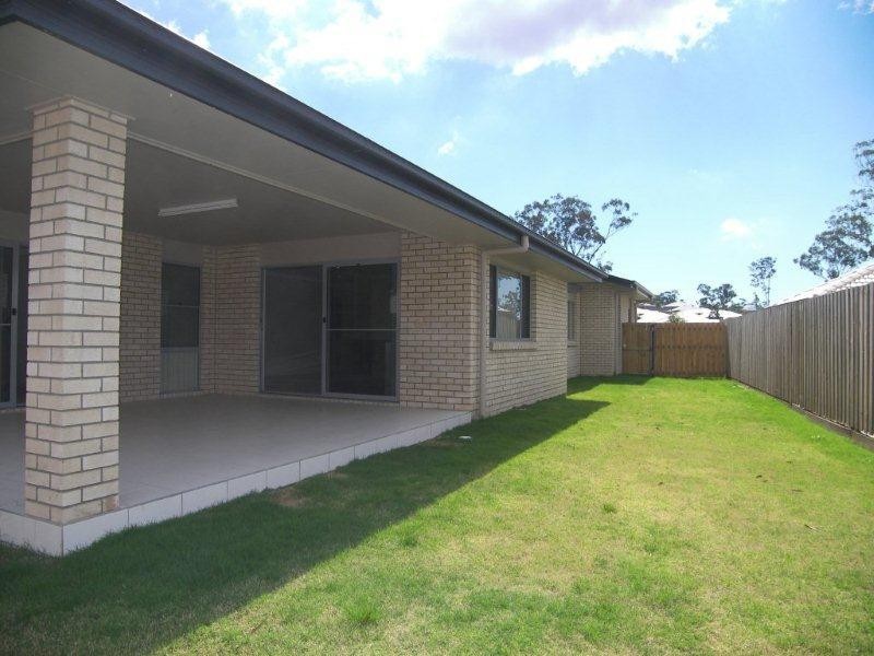 5 Maria Place, Augustine Heights QLD 4300