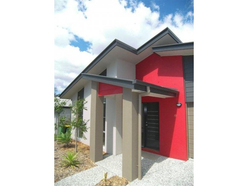 5 Maria Place, Augustine Heights QLD 4300