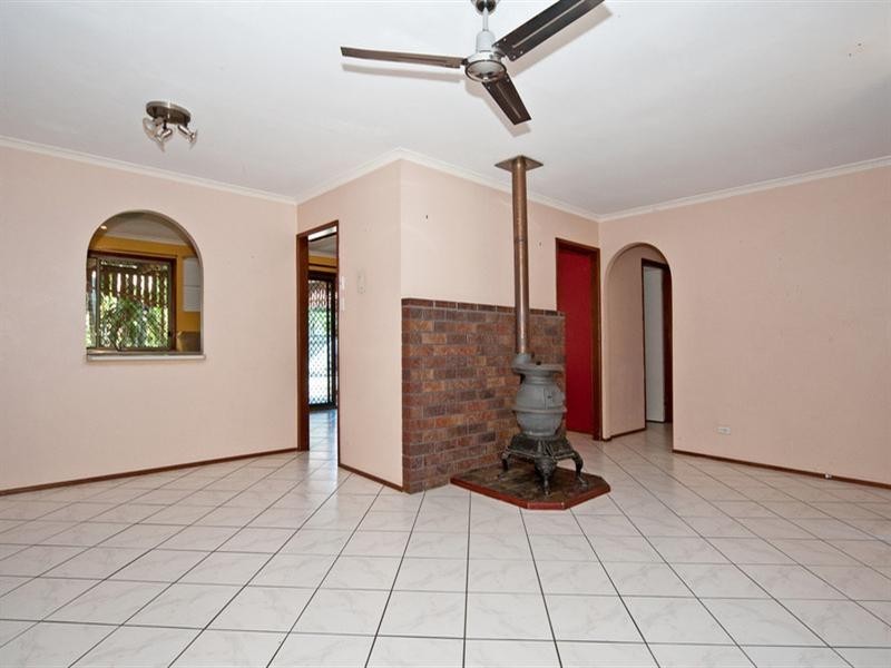 On Ron Street, Camira QLD 4300