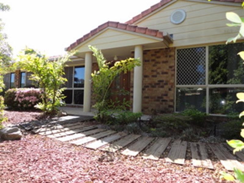 On Maple Avenue, Camira QLD 4300