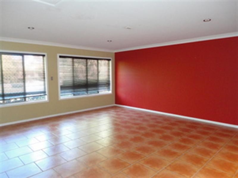 On Maple Avenue, Camira QLD 4300