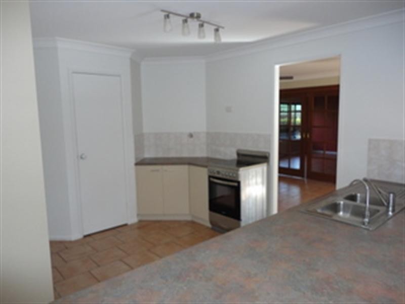 On Maple Avenue, Camira QLD 4300