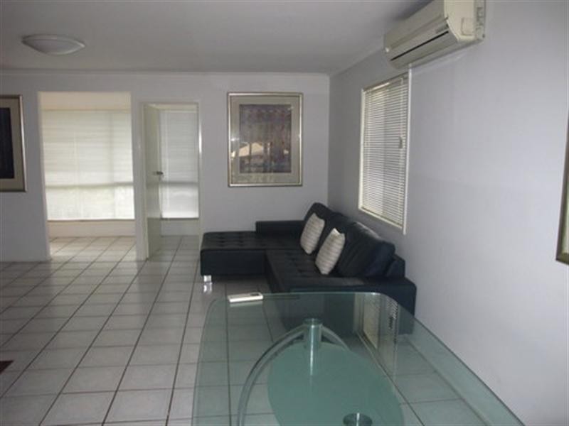 On Melinda Street, Camira QLD 4300