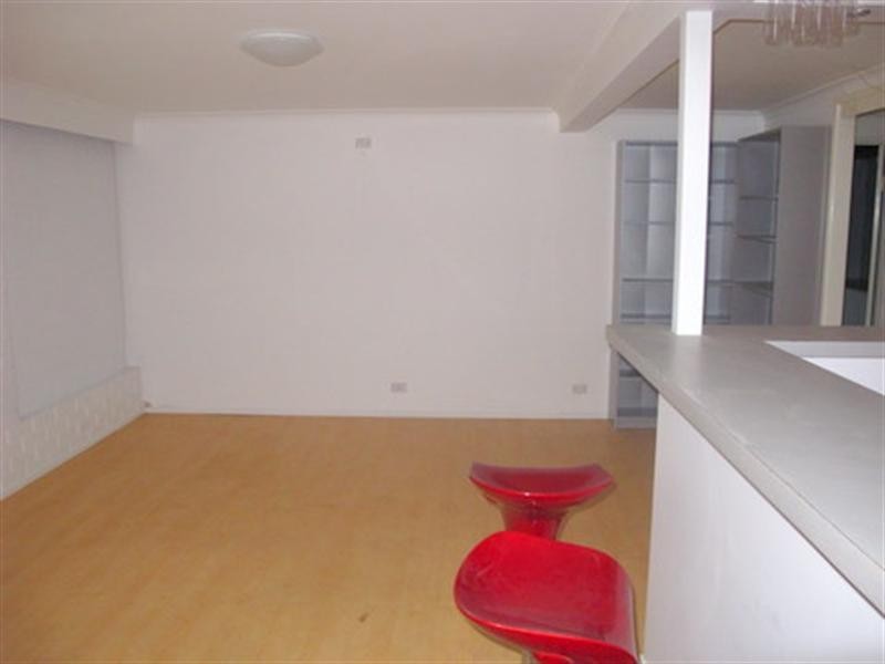 On Melinda Street, Camira QLD 4300