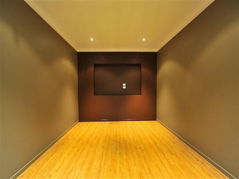 On Karnak Court, Camira QLD 4300