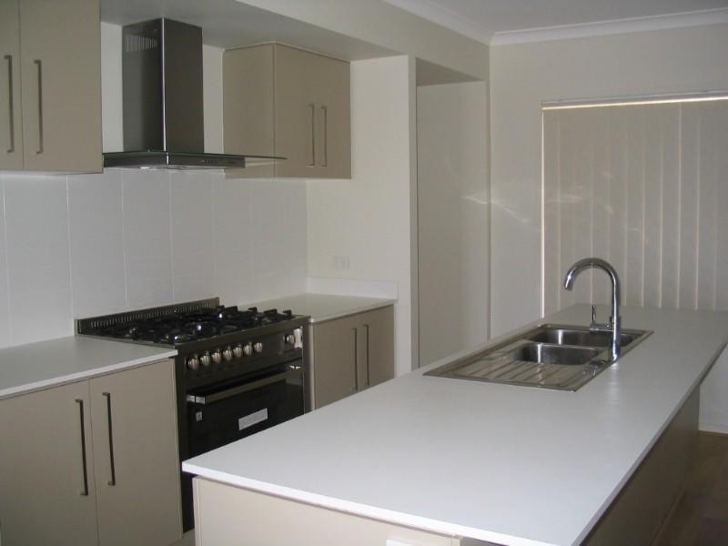 9 Clearpoint Way, Springfield Lakes QLD 4300