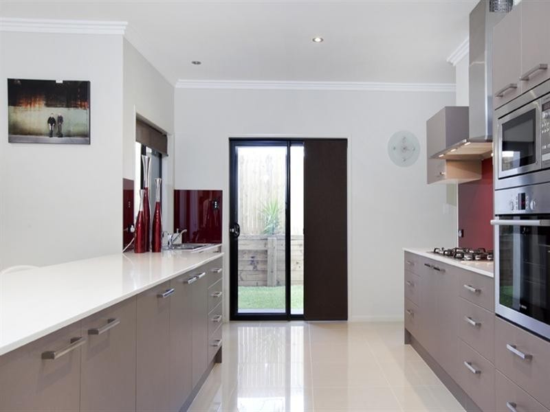 9 Cascades Street, Springfield Lakes QLD 4300