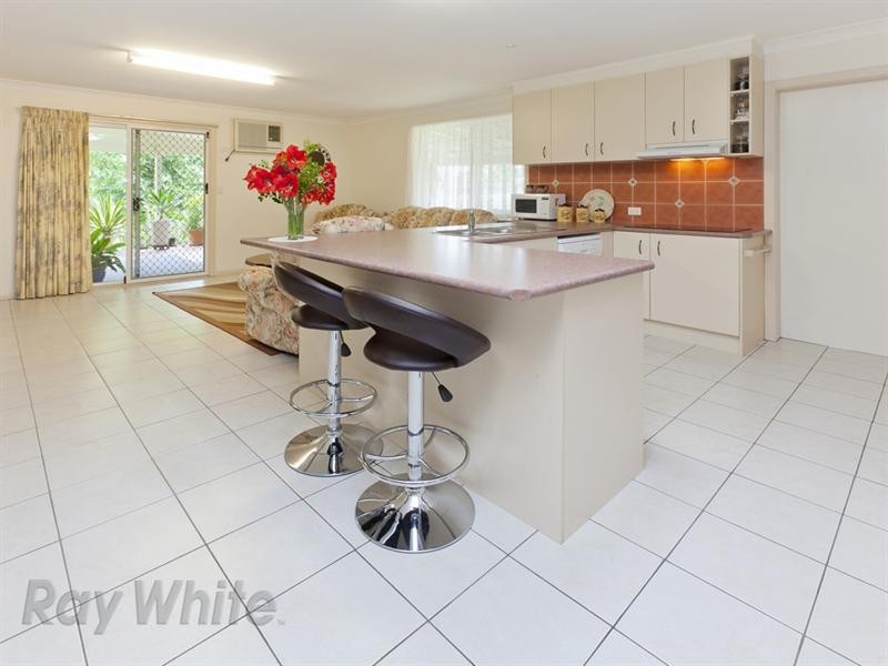 8 Lambrook Court, Camira QLD 4300