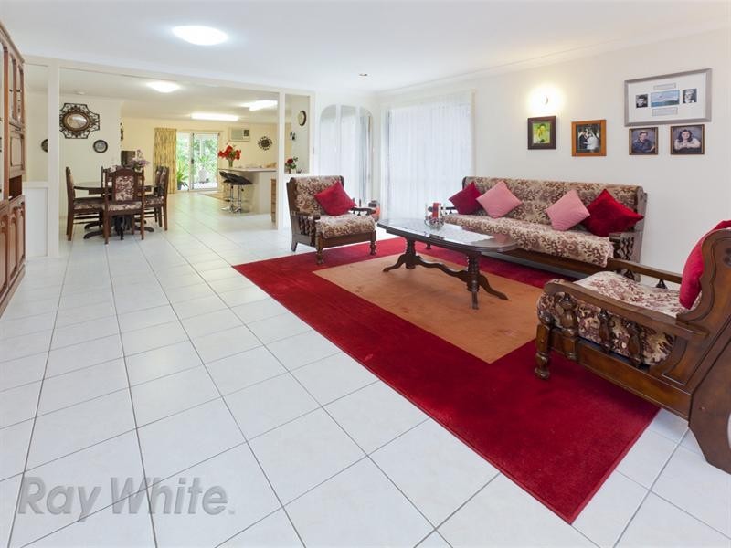 8 Lambrook Court, Camira QLD 4300