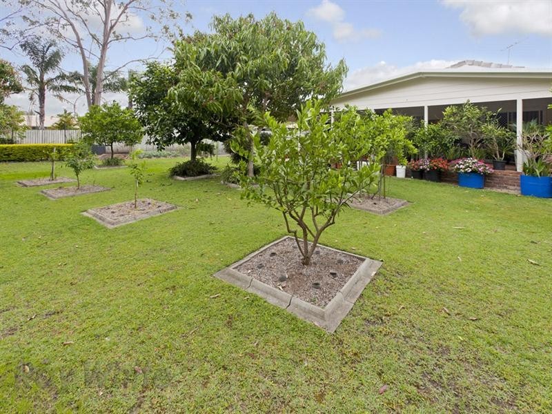 8 Lambrook Court, Camira QLD 4300