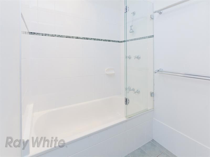 38 Creekside Drive, Springfield Lakes QLD 4300
