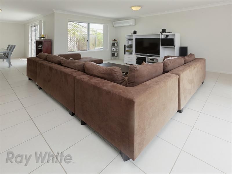 16 Barrington Street, Springfield Lakes QLD 4300