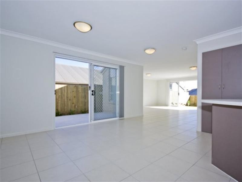 16 Barrington Street, Springfield Lakes QLD 4300