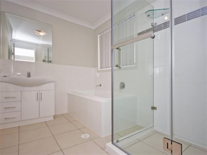 16 Barrington Street, Springfield Lakes QLD 4300