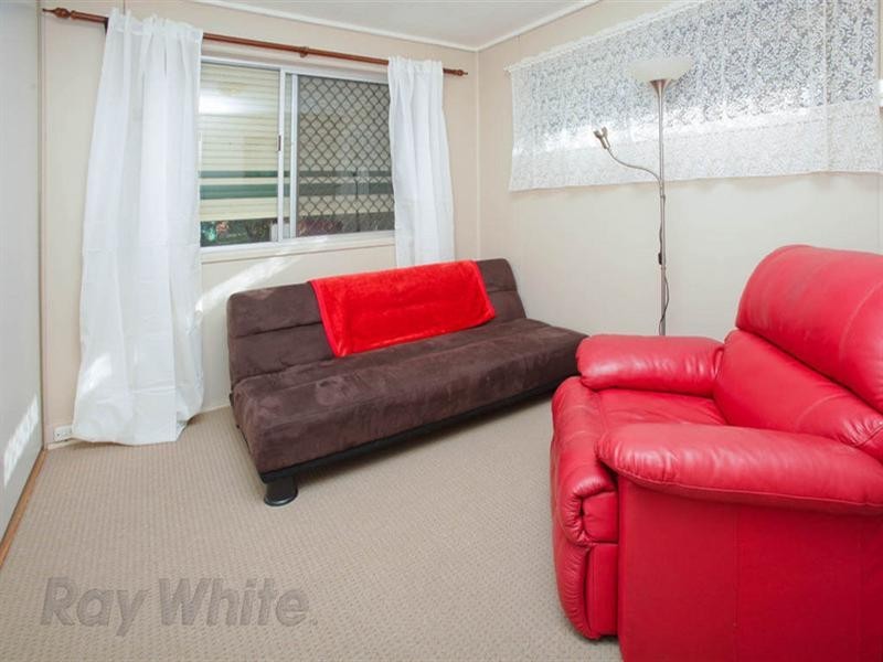 On Monoceros Street, Inala QLD 4077