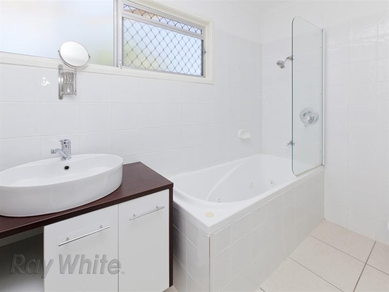 32 Odra Street, Camira QLD 4300