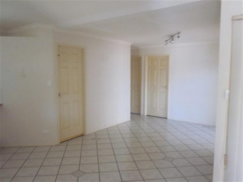 On Rosa Court, Camira QLD 4300