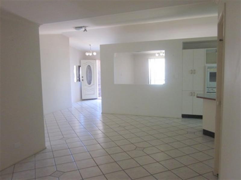 On Rosa Court, Camira QLD 4300