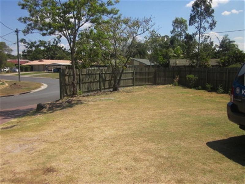 On Rosa Court, Camira QLD 4300