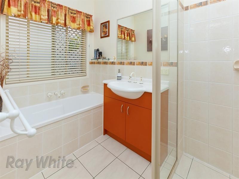 11 Flora Link, Springfield Lakes QLD 4300