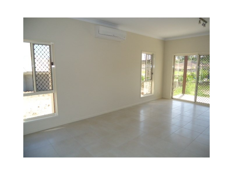 10 Pimento Place, Springfield Lakes QLD 4300