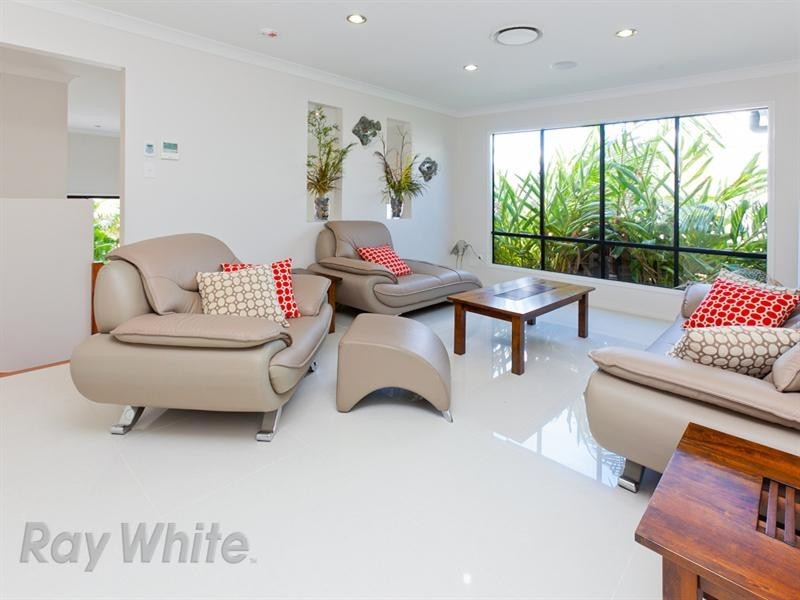 7 Rosella Crescent, Springfield Lakes QLD 4300