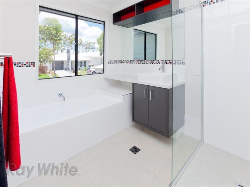 7 Rosella Crescent, Springfield Lakes QLD 4300