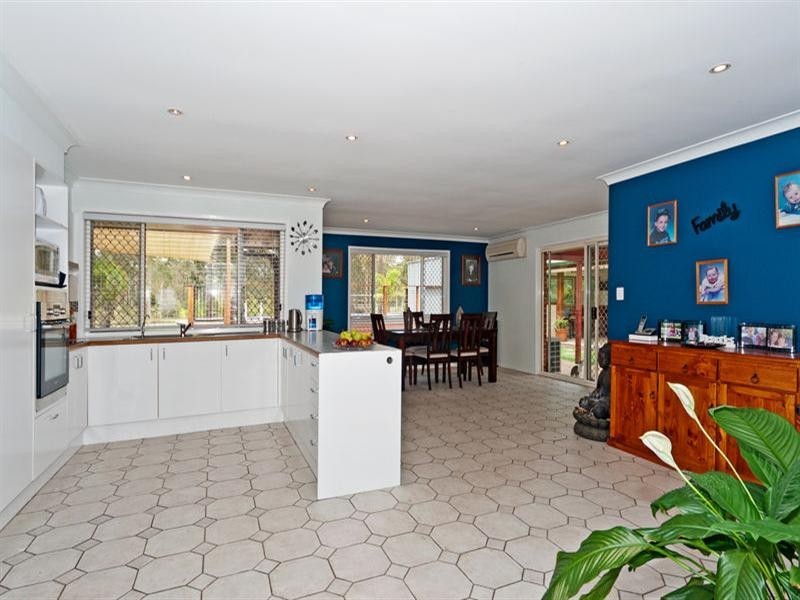 73 Jindabyne Court, Greenbank QLD 4124