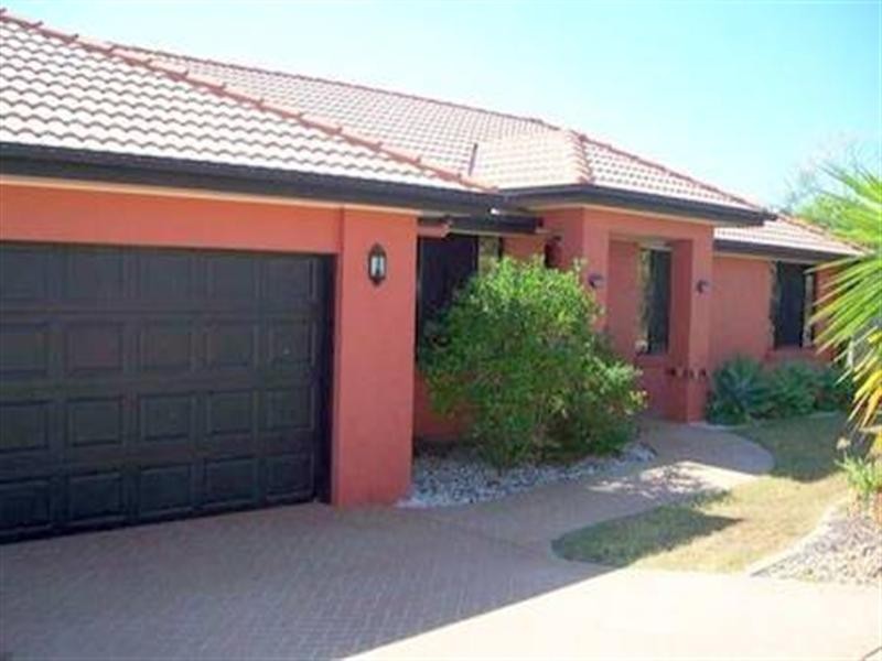 1 Meadowood Court, Springfield QLD 4300