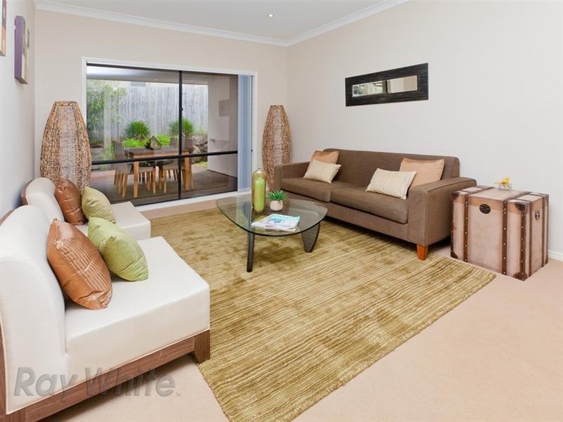 275 Lakeside Avenue, Springfield Lakes QLD 4300