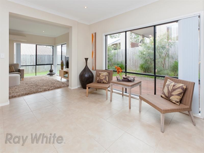 275 Lakeside Avenue, Springfield Lakes QLD 4300