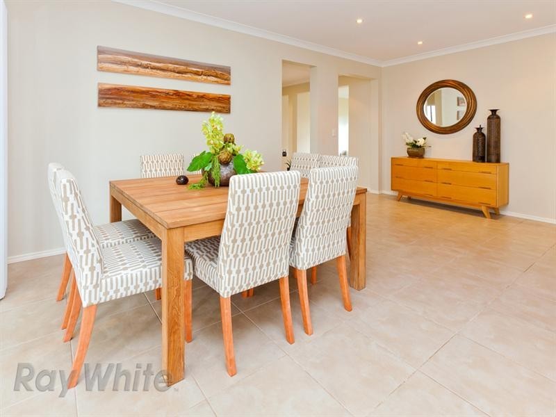 275 Lakeside Avenue, Springfield Lakes QLD 4300