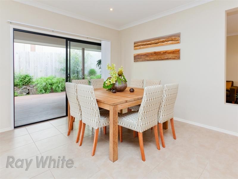 275 Lakeside Avenue, Springfield Lakes QLD 4300