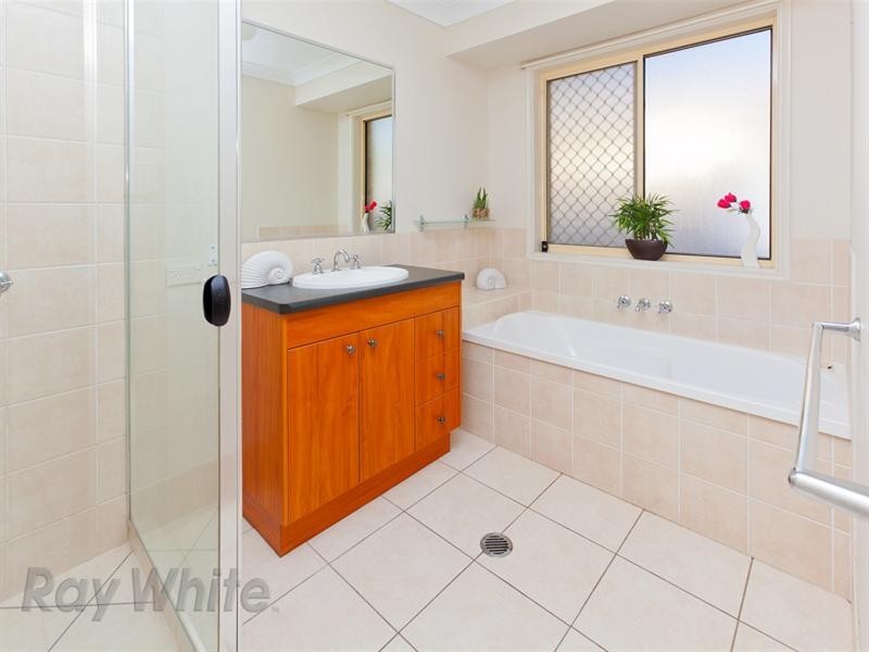 16 Canterbury Bells Circuit, Springfield Lakes QLD 4300