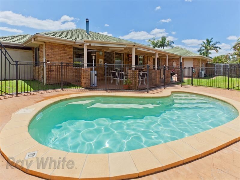 11 Bankswood Crescent, Camira QLD 4300