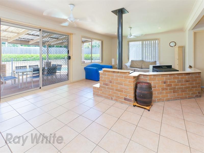 11 Bankswood Crescent, Camira QLD 4300