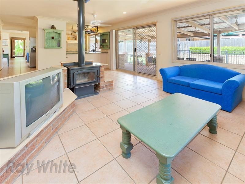 11 Bankswood Crescent, Camira QLD 4300