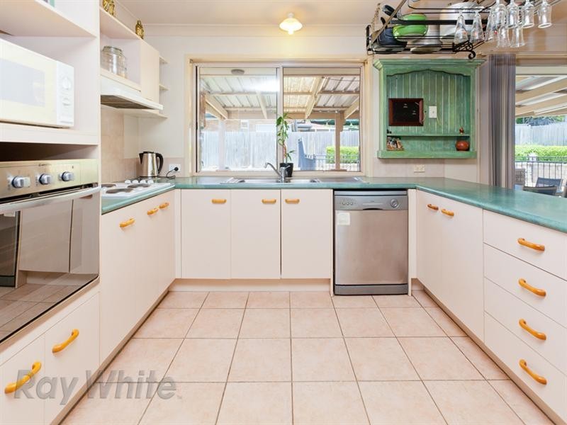 11 Bankswood Crescent, Camira QLD 4300