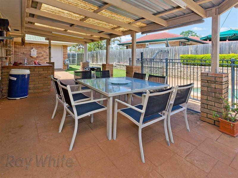 11 Bankswood Crescent, Camira QLD 4300
