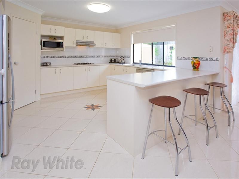 10 Burlington Terrace, Springfield Lakes QLD 4300