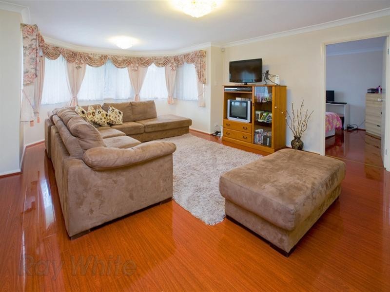 10 Burlington Terrace, Springfield Lakes QLD 4300