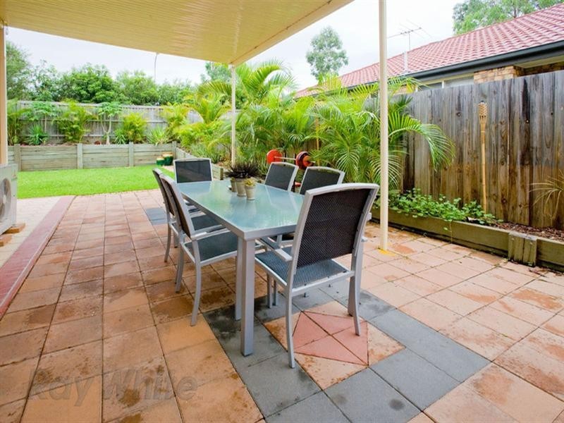 10 Burlington Terrace, Springfield Lakes QLD 4300