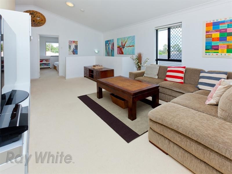 6 Fort Close, Springfield Lakes QLD 4300