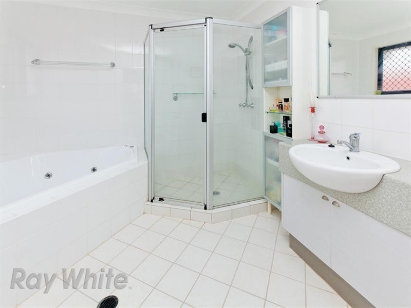 6 Fort Close, Springfield Lakes QLD 4300