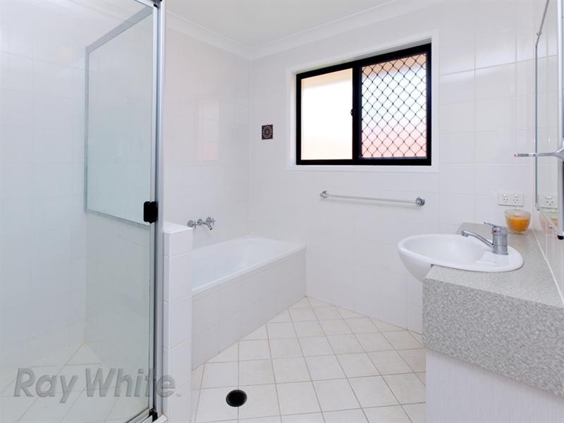 6 Fort Close, Springfield Lakes QLD 4300