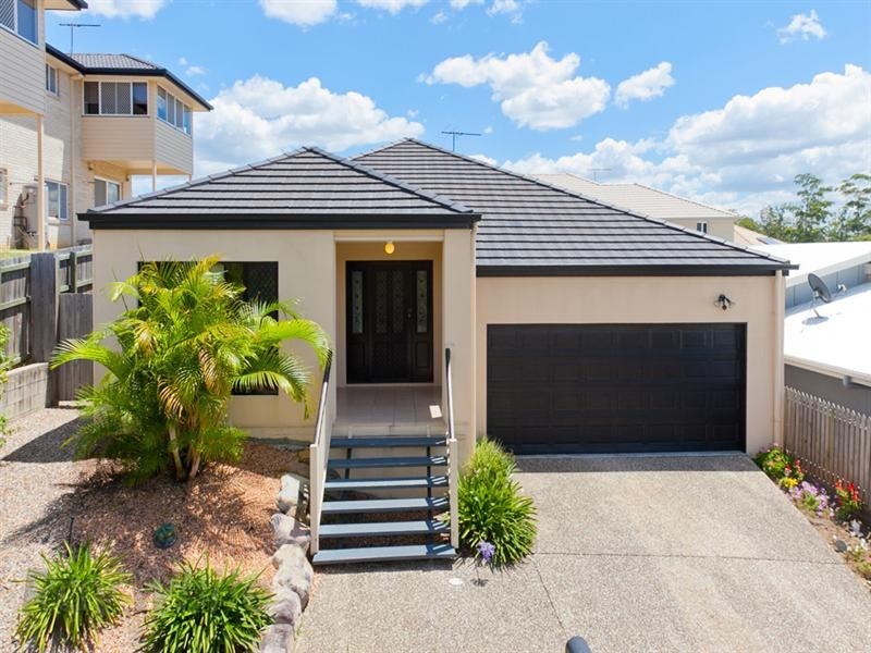 16 Creekside Drive, Springfield Lakes QLD 4300